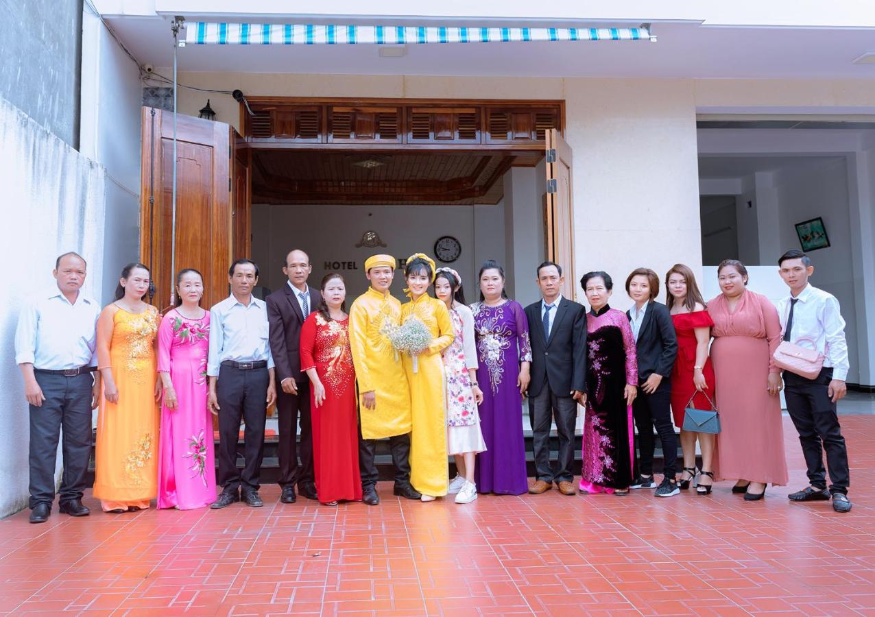 Khach San Son Ha Hotel Kon Tum Exterior photo