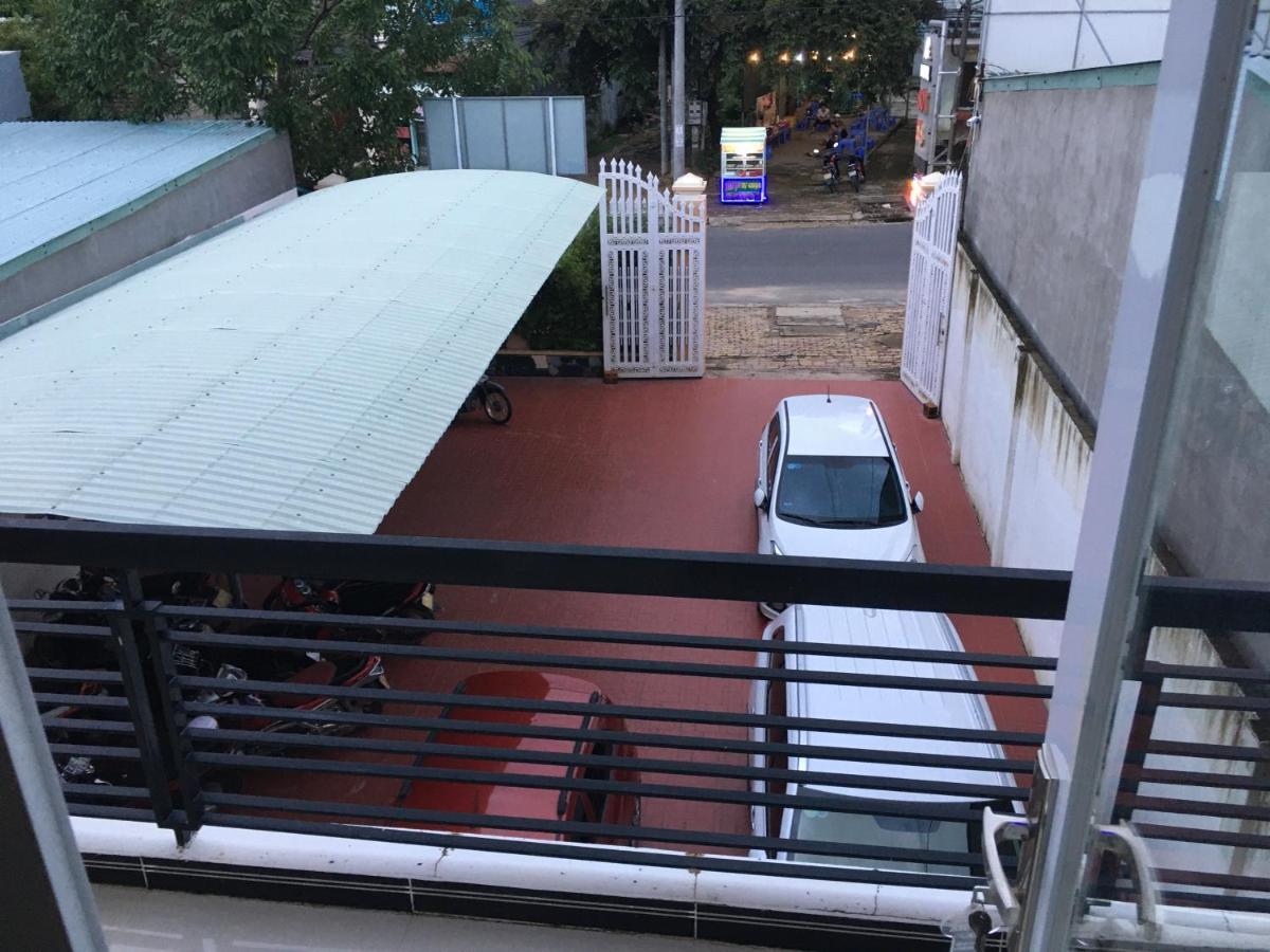 Khach San Son Ha Hotel Kon Tum Exterior photo